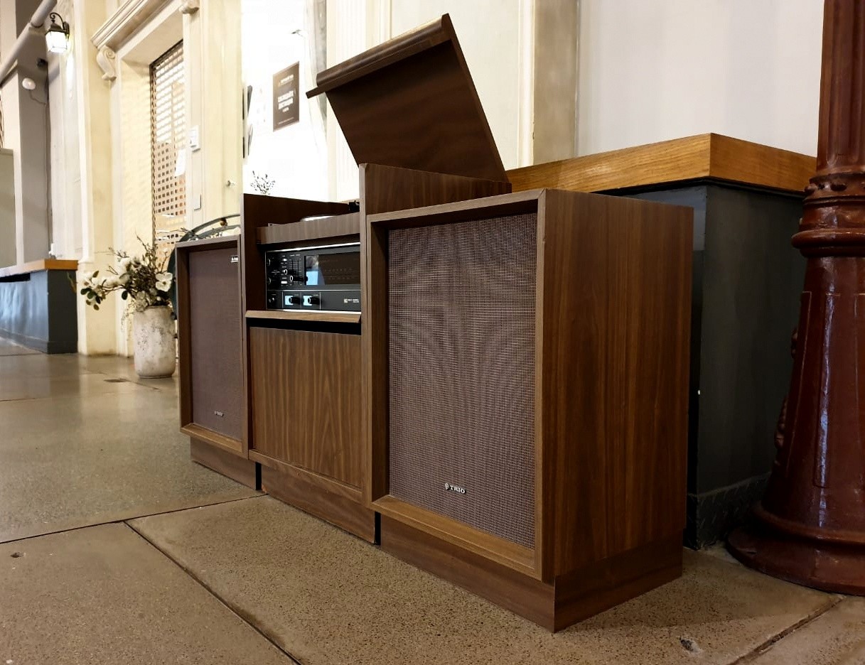 Vintage stereo system "Trio"