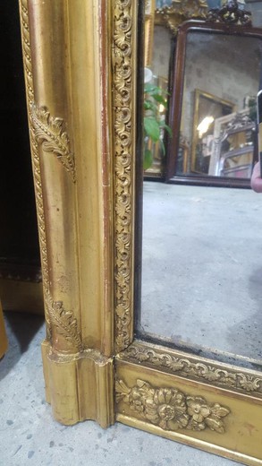винтажное зеркало в стиле Наполеона III в раме из золоченого дерева купить в Москве, галерея винтажных зеркал предметов декора и интерьера из золоченого дерева в Москве