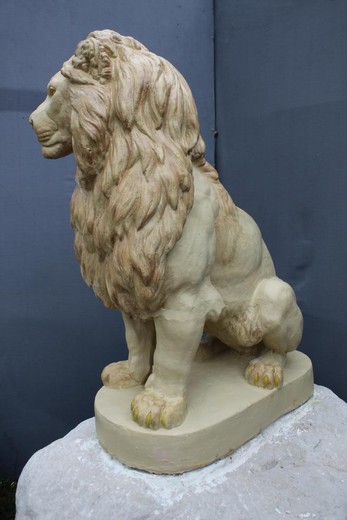 Antique sculpture "The Lion". It is made of stone. Great work. Europe, the twentieth century.