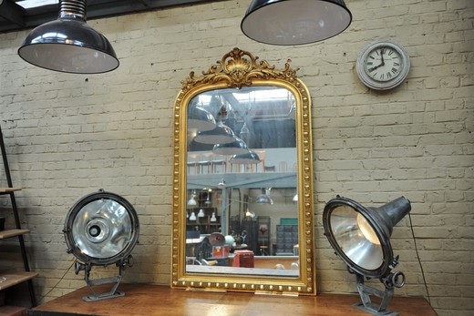 антикварное зеркало в раме из золоченого дерева в стиле Людовика XV купить в Москве