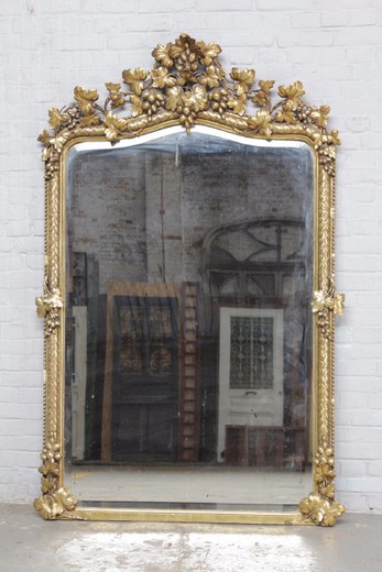 антикварное зеркало в стиле рококо, старинное зеркало в стиле людовика XV, старинное зеркало 19 века, купить антикварное зеркало рококо XIX века, старинное зеркало купить в москве