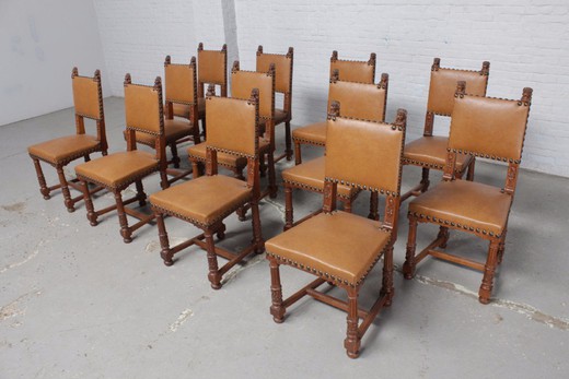 комплект из 12 винтажных стульев из дуба в стиле ренессанс с кожаной обивкой