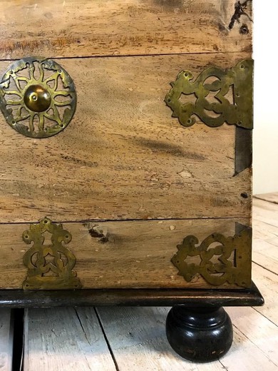 Antique chest