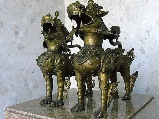Антикварные скульптуры «Львы Ши-Дза»