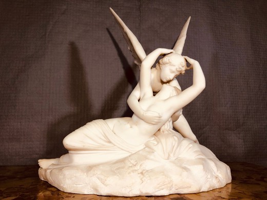 Антикварная скульптура «Амур и Психея»