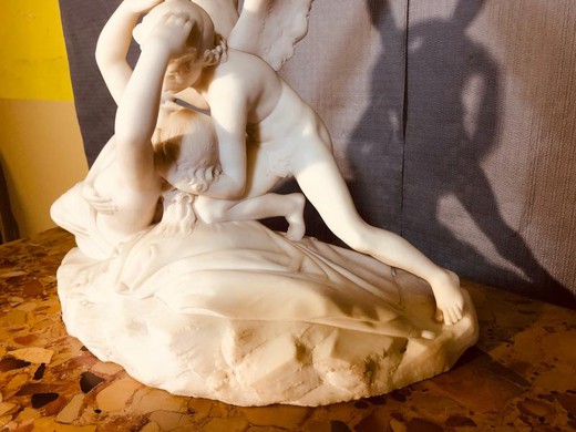 Антикварная скульптура «Амур и Психея»