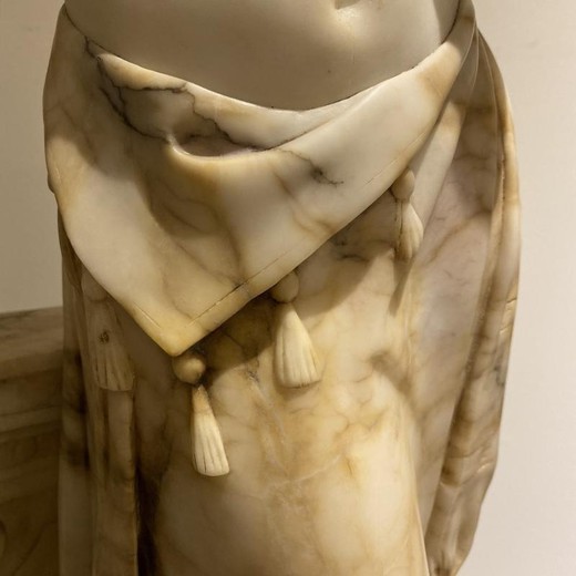 Антикварная скульптура  «Девушка»