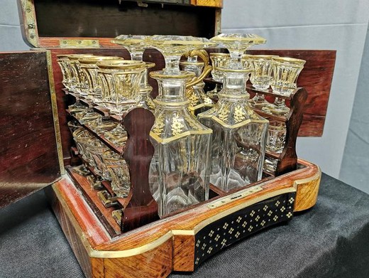 Antique liquor set