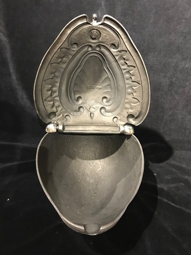 Antique ash pan