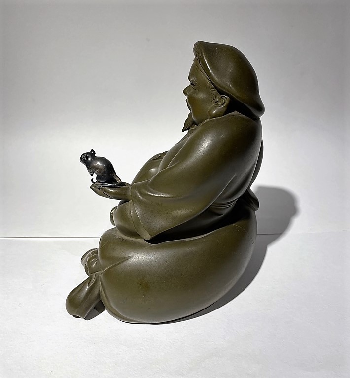 Antique sculpture "Daikoku with a mouse"