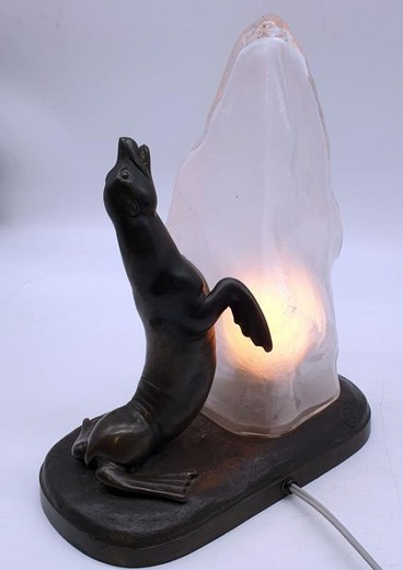 Антикварная скульптура-светильник "Морской лев"