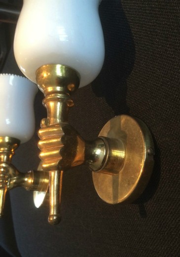 пара антикварных бра из латуни