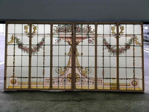 старинный стеклянный витраж