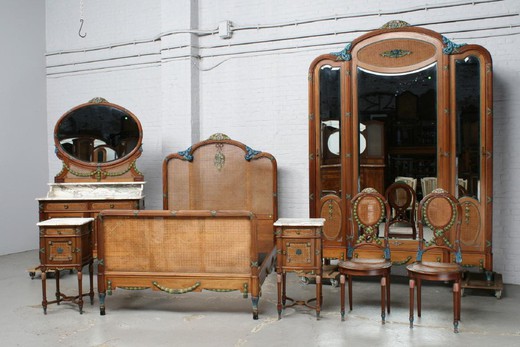 antique furniture walnut bedroom