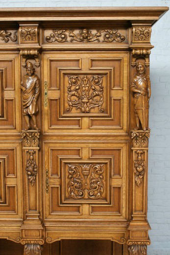 антикварный кабинет в готическом стиле из дуба, 20 век