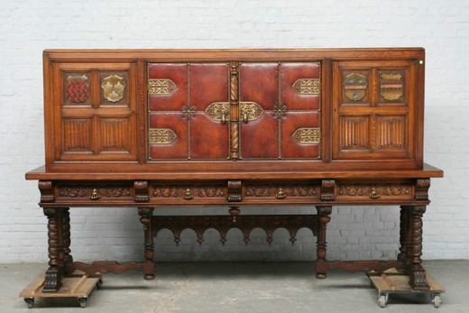 старинная мебель - столовый гарнитур в испанском стиле, 20 век