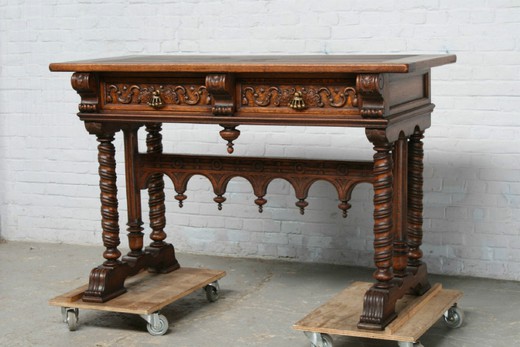 антикварная столовая мебель из дерева и кожи, испанский стиль
