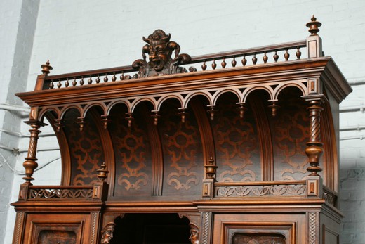 винтажная мебель - столовый гарнитур ренессанс из ореха и кожи, 19 век