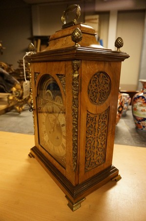старинные бронзовые часы на стол
