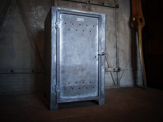 шкаф из металла, 1930 год, антиквариат