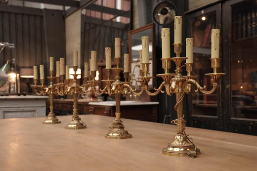 антикварный подсвечник из бронзы