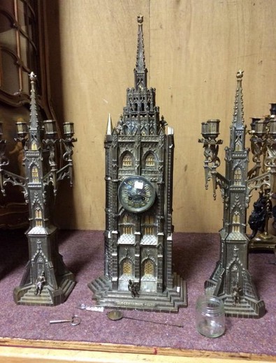 антикварные готические часы церковь