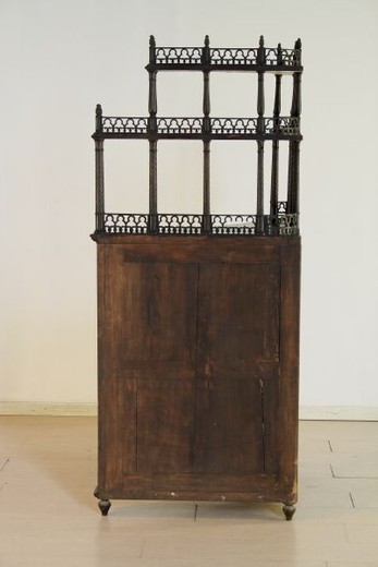 винтажный угловой шкаф неоготика из черного дерева, 19 век