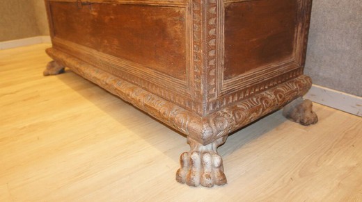 старинная мебель - ларь ренессанс из ореха, 16 век