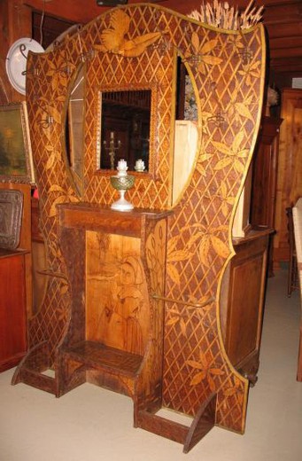 антикварная мебель - гардероб из тополя