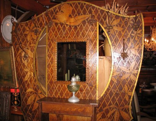 старинная мебель - гардероб из тополя