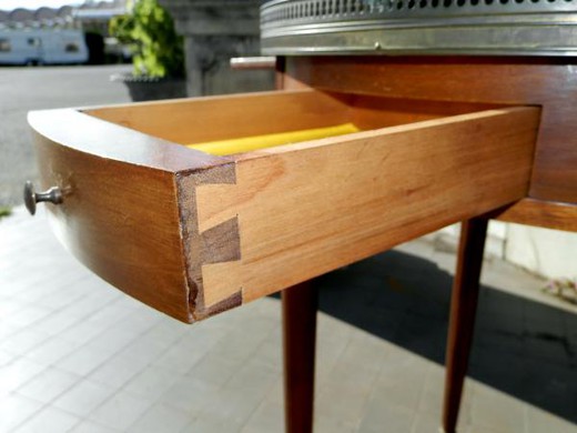 мебель антик - стол из дерева с мрамором