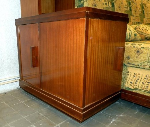 old living room in mahogany