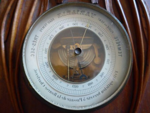 антикварный барометр в стиле модерн