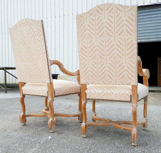 vintage armchairs in Louis III style