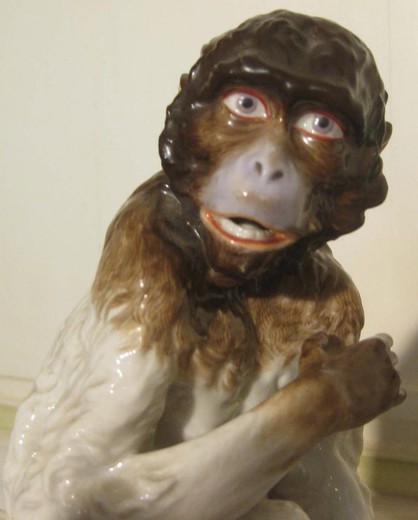 антикварная обезьянка в стиле модерн