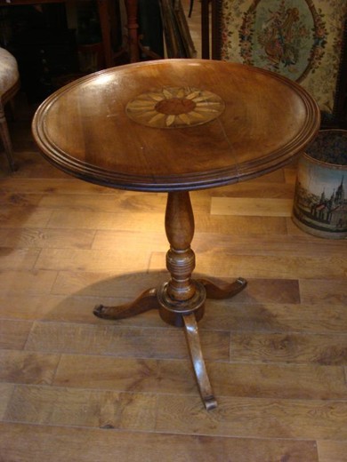 antique furniture walnut table