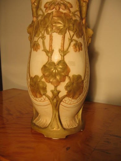 vintage porcelain vases