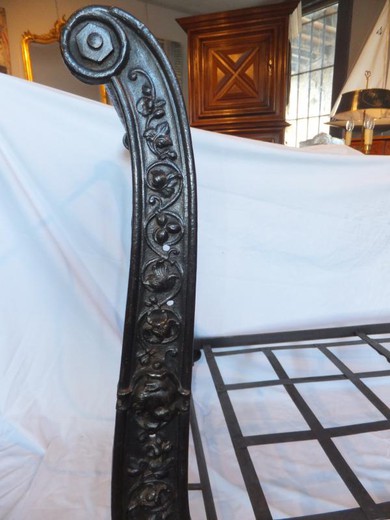 винтажная мебель - кровать в стиле луи филипп, металл
