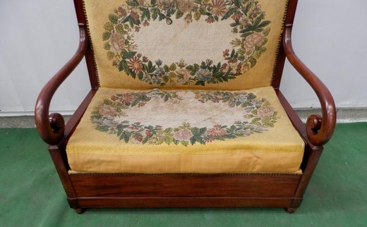 антикварный диван ампир из дерева и ткани
