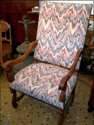 антикварное кресло в стиле людовик 14