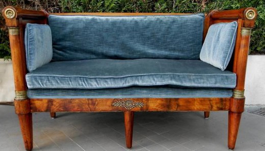 антикварный диван из ореха в стиле ампир