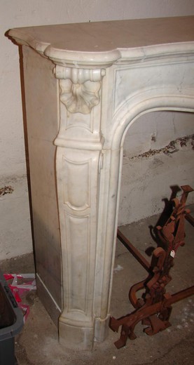 старинный камин в стиле Людовика 15 Луи 15 Европа 19 век XIX век каррарский мрамор