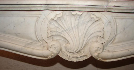старинный камин в стиле Людовика 15 Луи 15 Европа 19 век XIX век каррарский мрамор