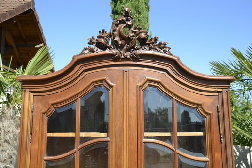 old furniture display in Louis Xv style