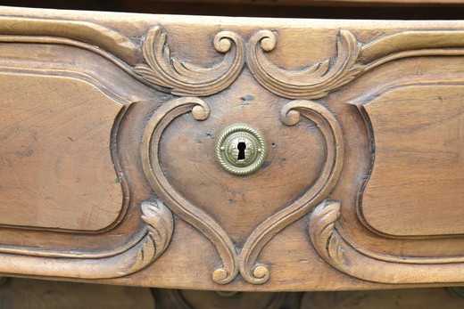 vintage commode in walnut in rococo style