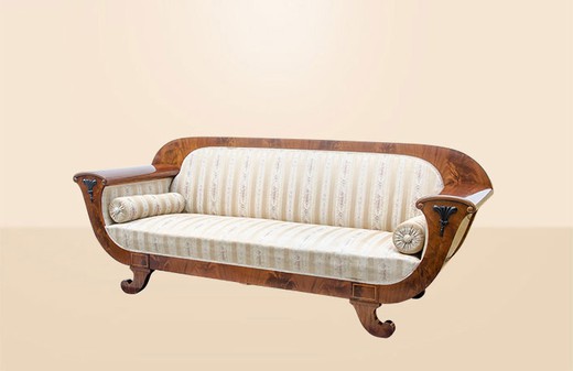старинная мебель - диван из ореха