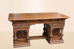 Старинный стол из дуба