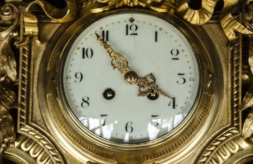 настенные старинные часы