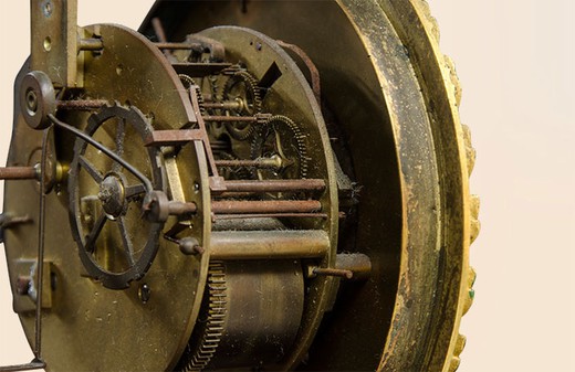 старинный антиквариат - часы и барометр