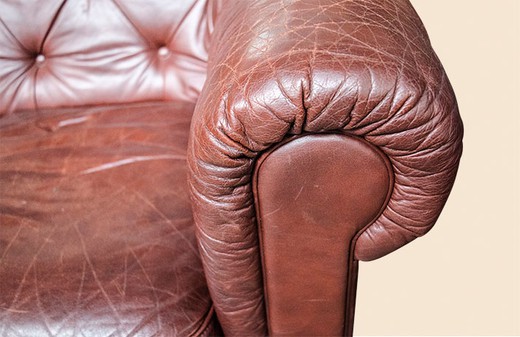 винтажная мебель - диван честерфилд из кожи